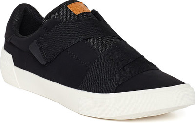 

DOC Martin Black Lance Walking Shoes For Men(Black