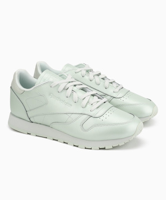 REEBOK CLASSICS CL LTHR Running Shoes For Women(White) at flipkart