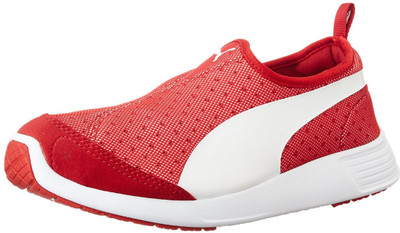 

Puma ST Trainer Evo Slip-on Running Shoes For Men(Red