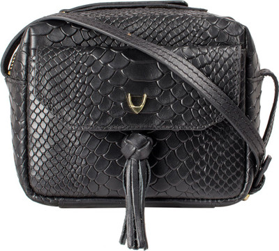 

Hidesign Women Casual Black Genuine Leather Sling Bag