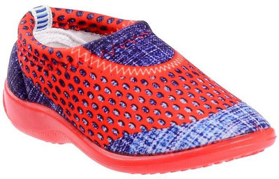 

Dayz Girls Slip on Walking Shoes(Red, Red;blue