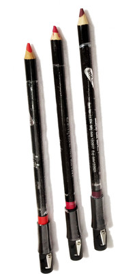

Diamond finish Mekup and more LIpstick outliner(06 Poppy Red, 03 Deep Maroon, 22 Cranberry)