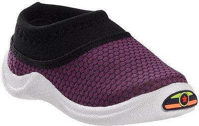 

Dayz Girls Slip on Walking Shoes(Purple, Purple;black
