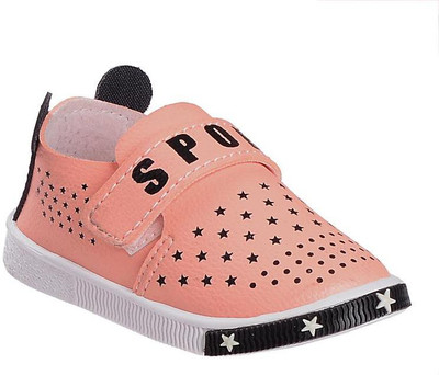 

Dayz Girls Velcro Walking Shoes(Pink, Pink;black