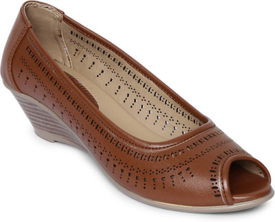 

WoodBrough Casuals For Women(Brown