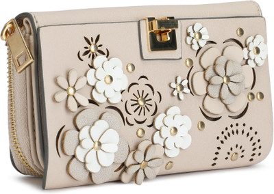 

Accessorize Casual Beige Clutch