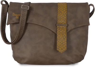 

Baggit Women Casual Brown PU Sling Bag