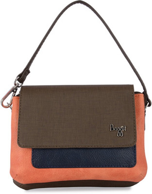 

Baggit Hand-held Bag(Brown)