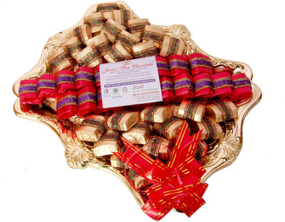 

Jainco Star Chocolates Golden Tray 2 Type of Chocolate Gift Pack Caramels(50)