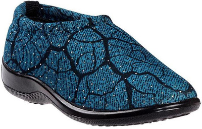 

Dayz Girls Slip on Walking Shoes(Blue, Green