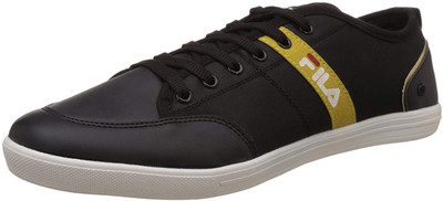 

Fila Canvas Shoes For Men(Black, 39