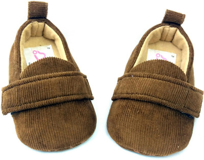 

ivee Anti-skid Codroy Light Brown slip on Booties for 3 to 6 months baby Booties(Toe to Heel Length - 12 cm Light Brown)