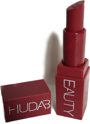 

Huda Beauty New Edition Of Matte Lipstick(Maroon)