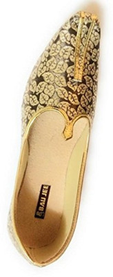 

BAU JEE Multicolor Mojaris For Men(Beige, Maroon