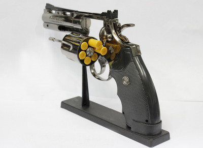 

Pia International PYTH0N -357# 357 PYTH0N WITH STAND Pocket Lighter(WITH STAND)
