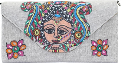 

PETALS CRAFT Casual Silver Clutch