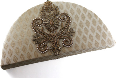 

DESIGNISH Party Gold Clutch