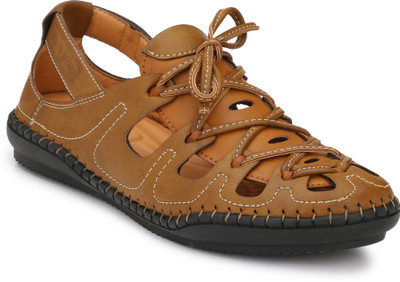 

DEN ROB Men Beige Flats