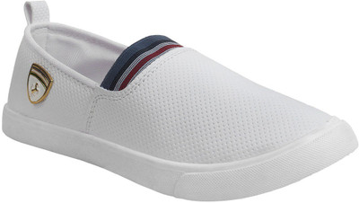 

Shoefly 717 Slip On Sneakers For Men(White