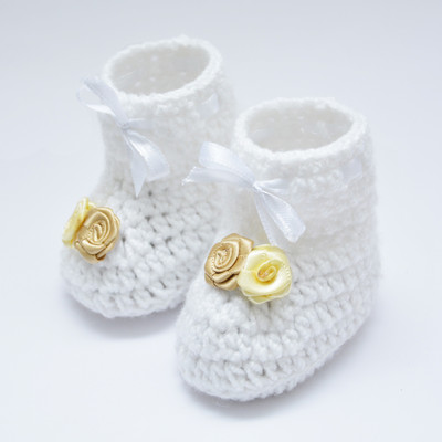 

Love Crochet Art Crochet baby shoes booties for 6-12 month Booties(Toe to Heel Length - 9 cm White)