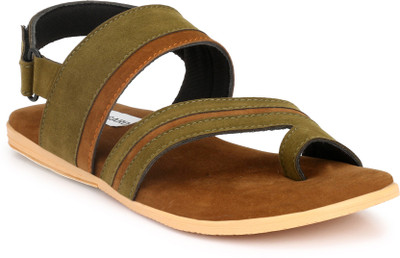 

Shoegaro Men Green Casual