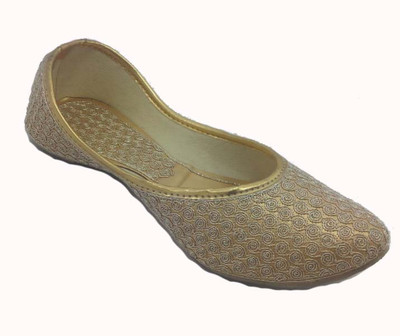 

Risingone jutties Jutis For Women(Gold