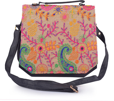 

HAPHAE Hand-held Bag(Multicolor)