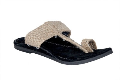 

SARTHI Men Black,Cream Sandals