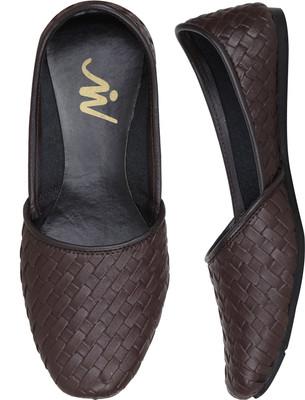 

MOU Ethnic Self Chatai Jutis For Men(Brown, Black