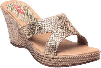 

MSC Women Tan Wedges