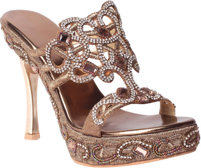 

MSC Women Tan Heels