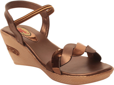

MSC Women copper Wedges