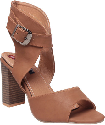 

MSC Women Tan Heels