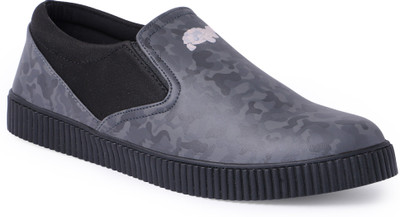 

CLOSHO Grey Casual Shoes Slip On Sneakers For Men(Grey, Black