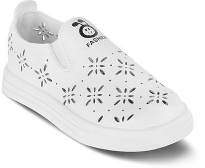 

KITTENS Girls Slip on Sneakers(White
