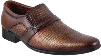 

Mochi Trendy Slip On For Men(Brown, 23;tan