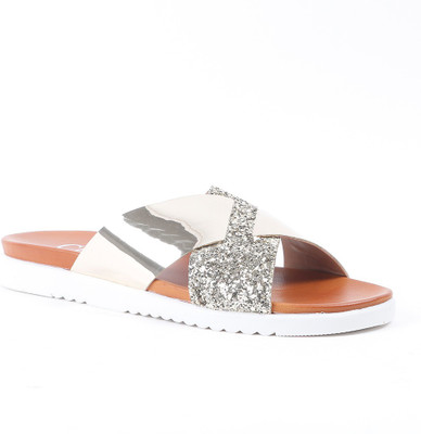 

Carlton London Women GOLD Flats