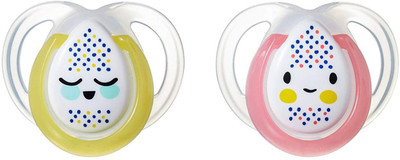 

Tommee Tippee Closer to Nature Night Pacifier Soother(Multicolor)