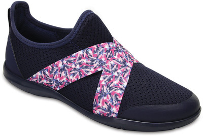 

Crocs Swiftwater Cross-Strap W Casuals For Women(Blue, Navy