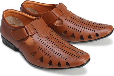 

Emosis Men Tan Sandals