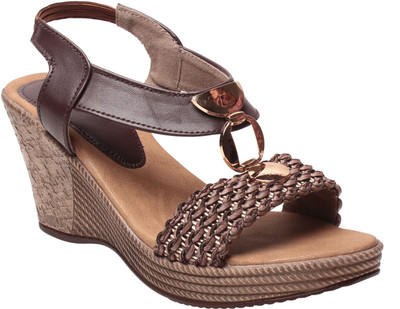 

MSC Women Brown Wedges