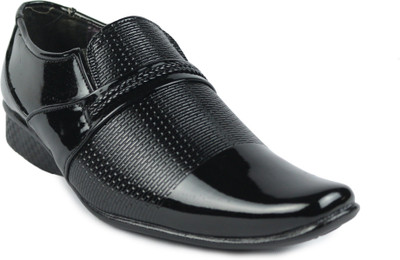 

monoction Slip On For Men(Black