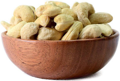 

looms & weaves Premium Quality Non-roasted Cashew from Kerala -1 kg Cashews(1 kg, Plastic Bottle)