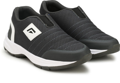 

Sneaker Club SPORTY LOOK Running Shoes For Men(Grey