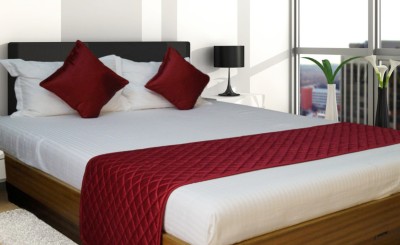 Vissage Velvet Double King Sized Bedding Set(Maroon)