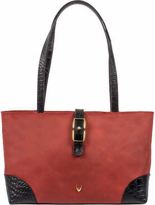 

Hidesign Women Casual Black Genuine Leather Sling Bag