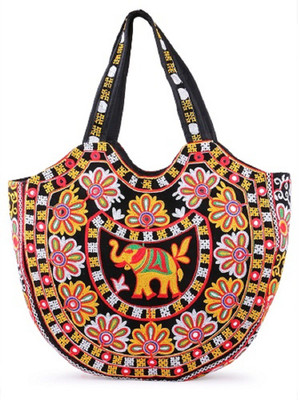 

Gaurapakhi Women Casual Black Fabric Messenger Bag