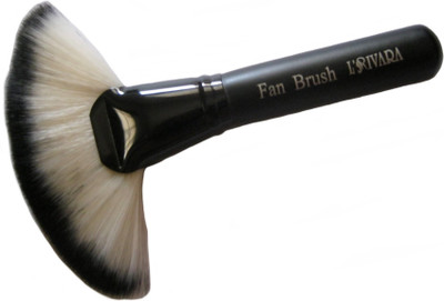 

L'Rivara 1pc Soft Fan Shape Brush Blush Loose Powder Foundation Beauty Makeup Brush LR-107(Pack of 1)