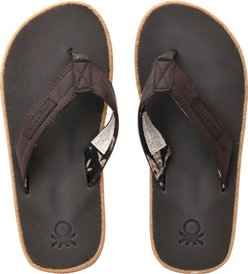 

United Colors of Benetton Flip Flops, Grey