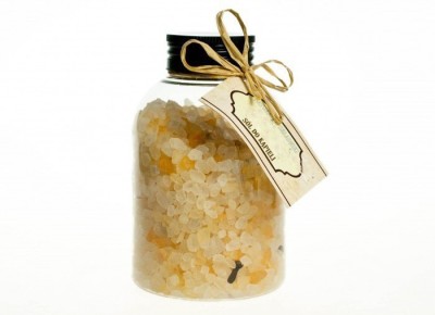 

ADVAIT ABEER NATURAL LUXURIOUS BATH SALT (SWEET VANILLA N CLOVE)(250 g)